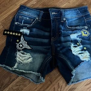 Maurices  cut off fringed distress jeans shorts size 1/2